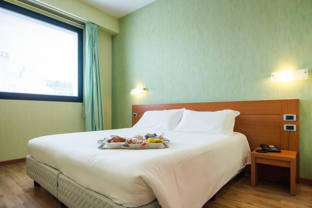 קמראנו Hotel Concorde מראה חיצוני תמונה