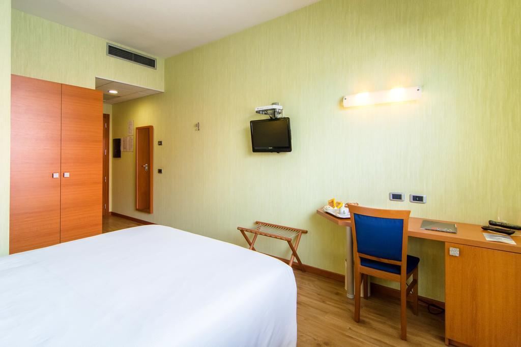 קמראנו Hotel Concorde מראה חיצוני תמונה