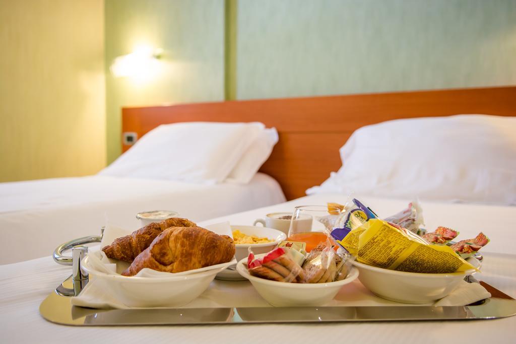 קמראנו Hotel Concorde מראה חיצוני תמונה