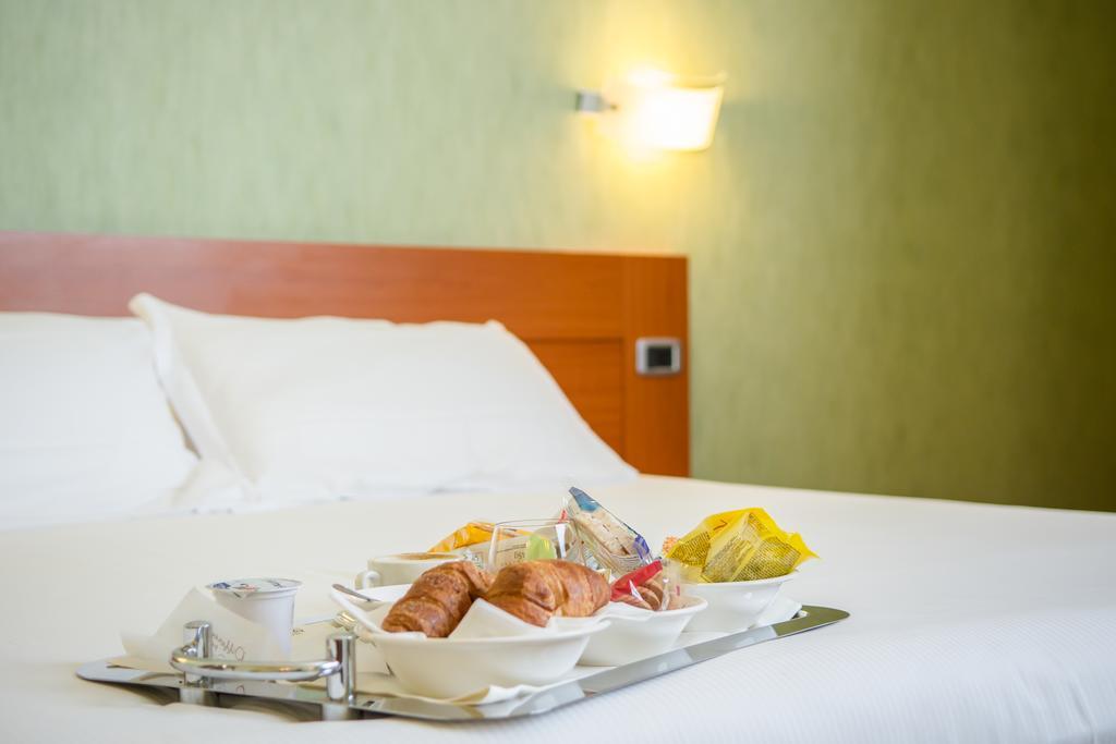 קמראנו Hotel Concorde מראה חיצוני תמונה