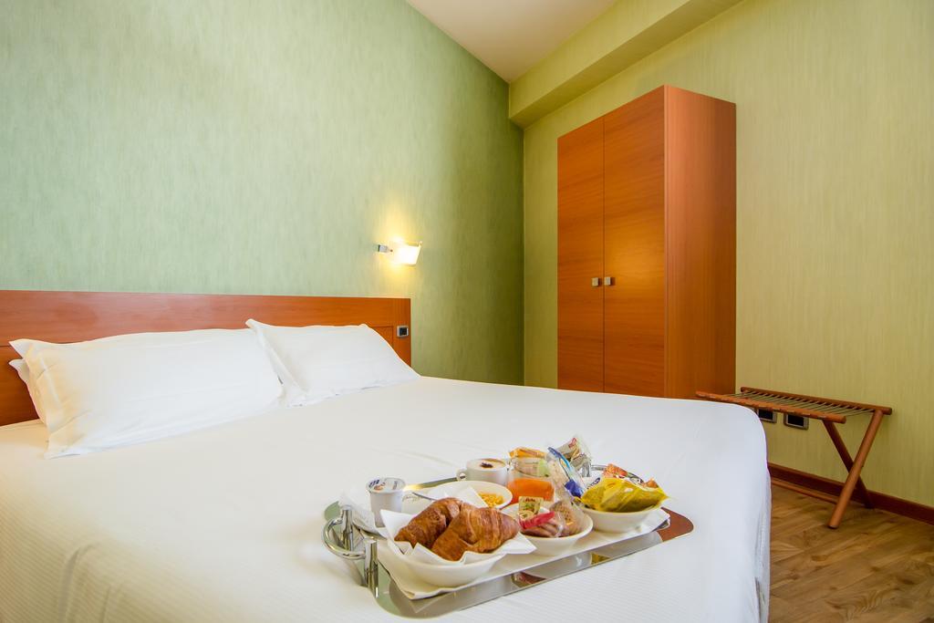 קמראנו Hotel Concorde מראה חיצוני תמונה